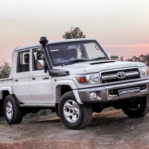 Hot Sale Cheap Land Cruiser 4x4 Diesel Double Cabin Pickup