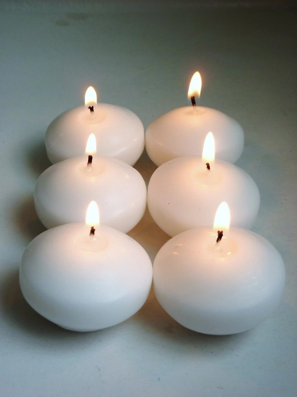 High Quality Floating Candles in 5 Hours White Decorative Smock less Floating Candles in Water For Wedding and Home Decoration