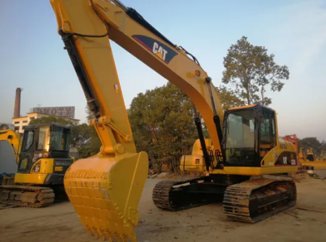 Cat 320C excavator Made in Japan Cat 325C 330C excavator strong hydraulic pump low working  hour  strong power engine