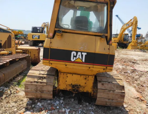 100% Cat D5G dozer   for Sale Japan caterpillar D5G bulldozer  Long Engine Pump Technical Parts