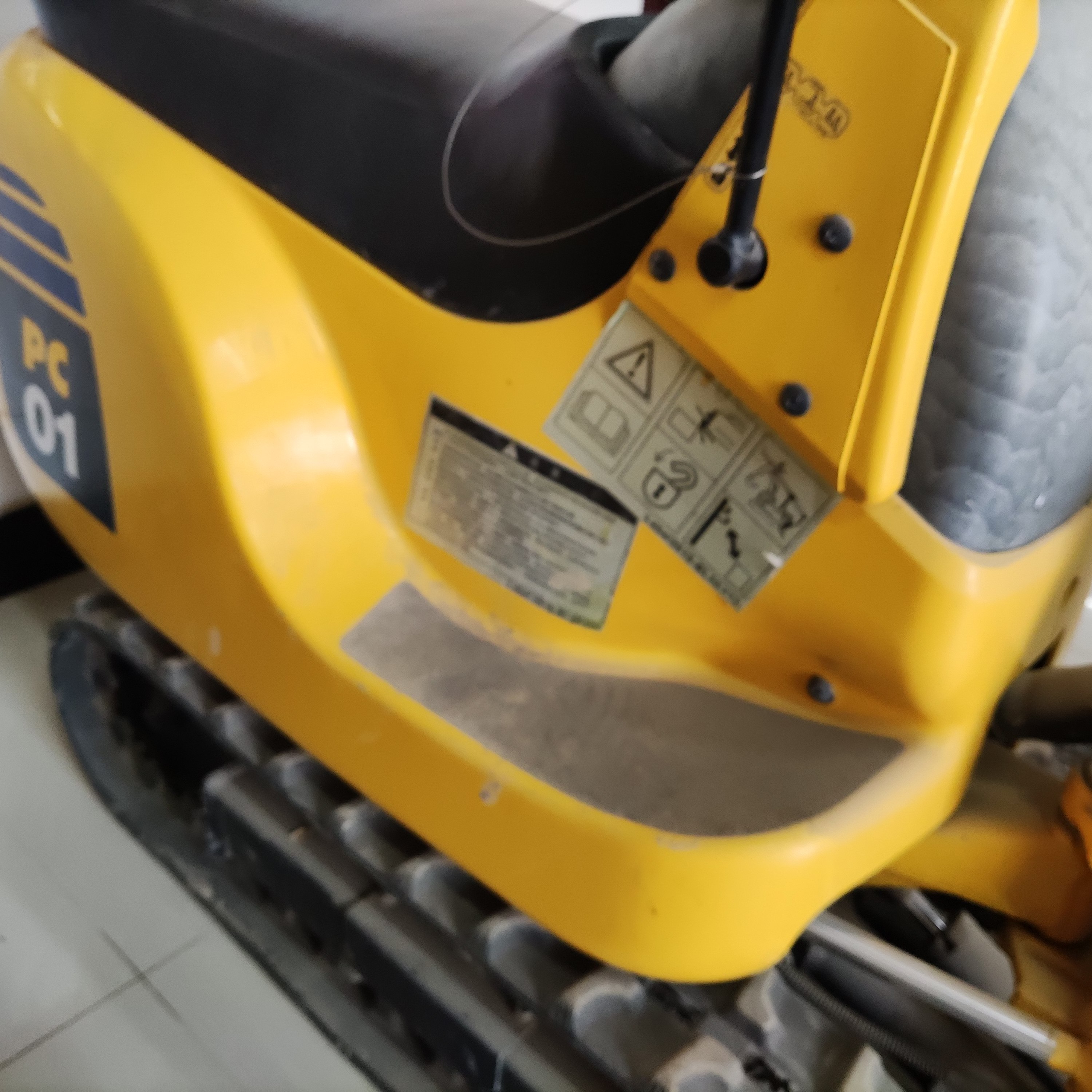 Low working hour pc01 mini digger/used komatsu PC01 mini excavator for sale