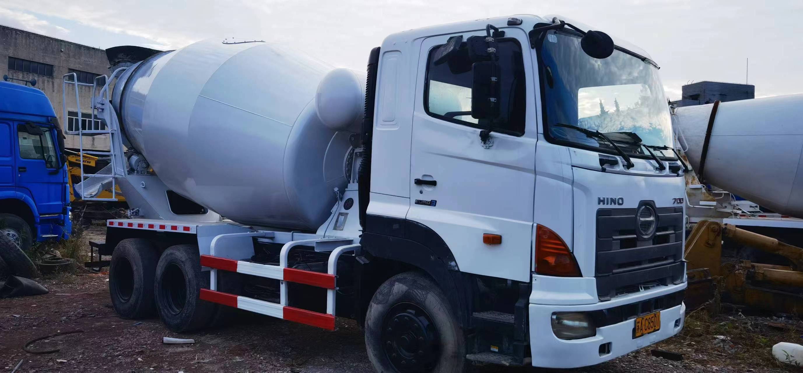 Second-hand concrete mixer Hino 700 Concrete Mixer Truck Concrete Mixer Truck Low Price 1 year warranty