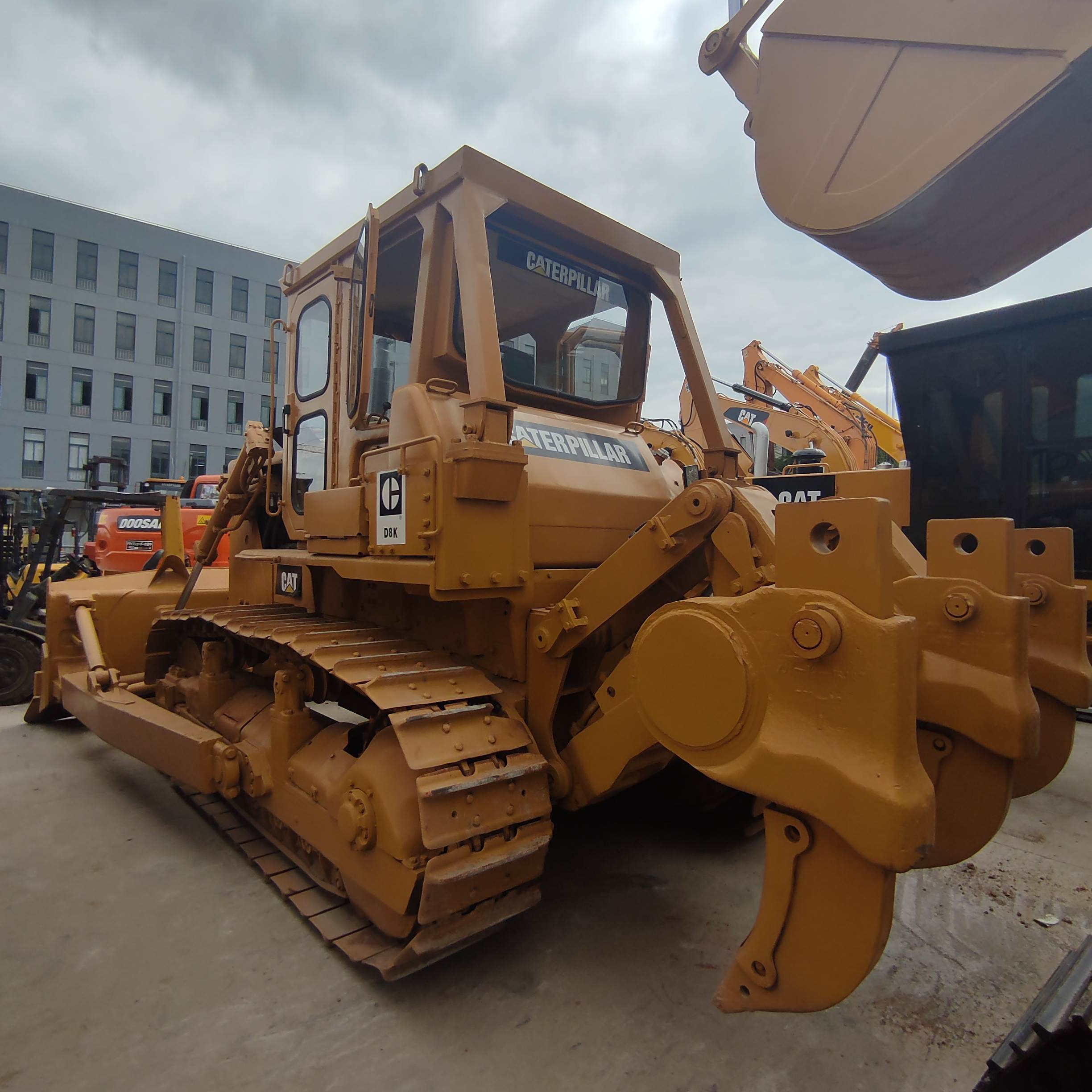 Cheap Price Used Caterpillar Cat D8K dozer D7H/D6D/D6H/D6R/D6G/D7G/D7R/D8K/D8R/D8N  Construction Machine