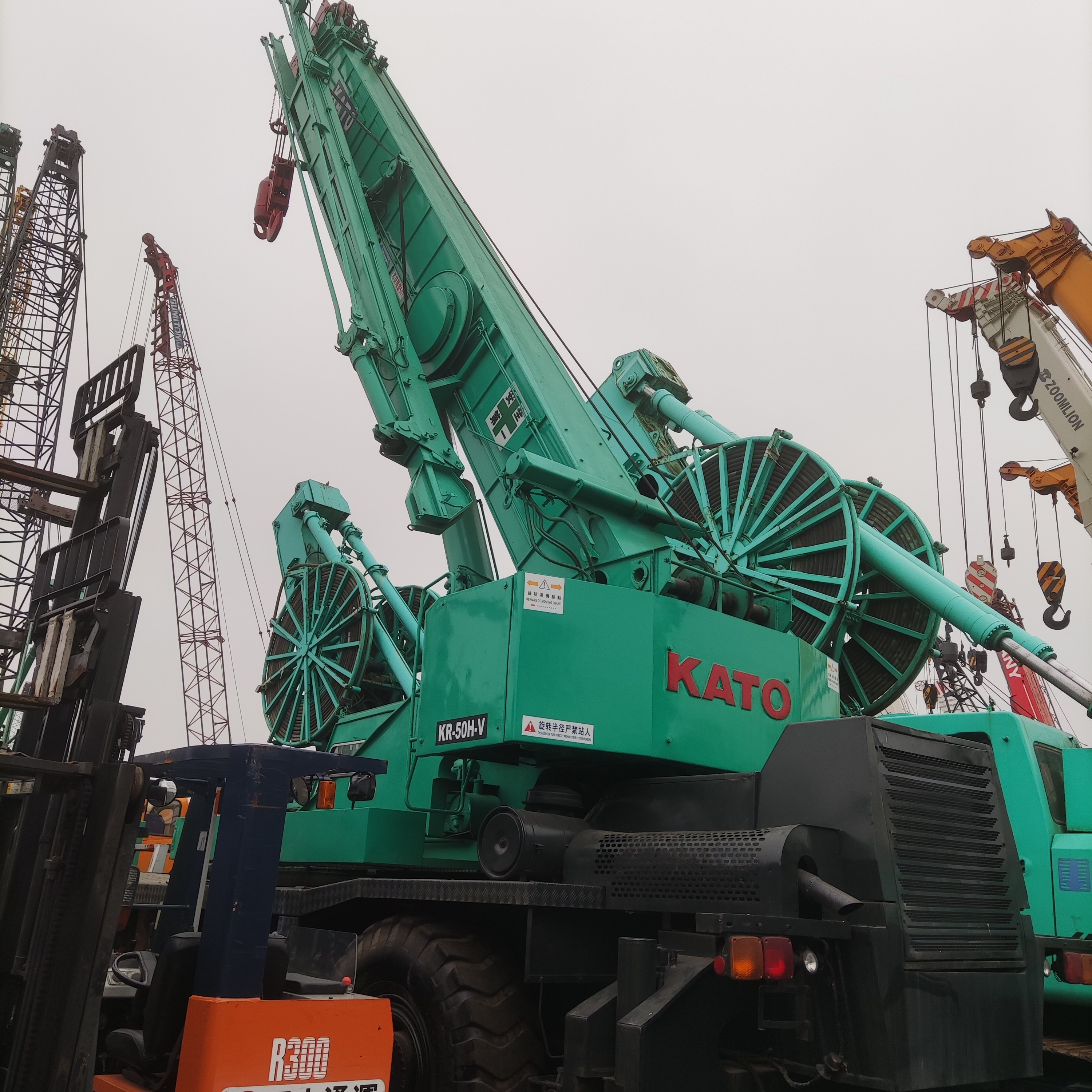 used Rough terrain crane KATO KR-50H-V mobile truck mounted crane for sale