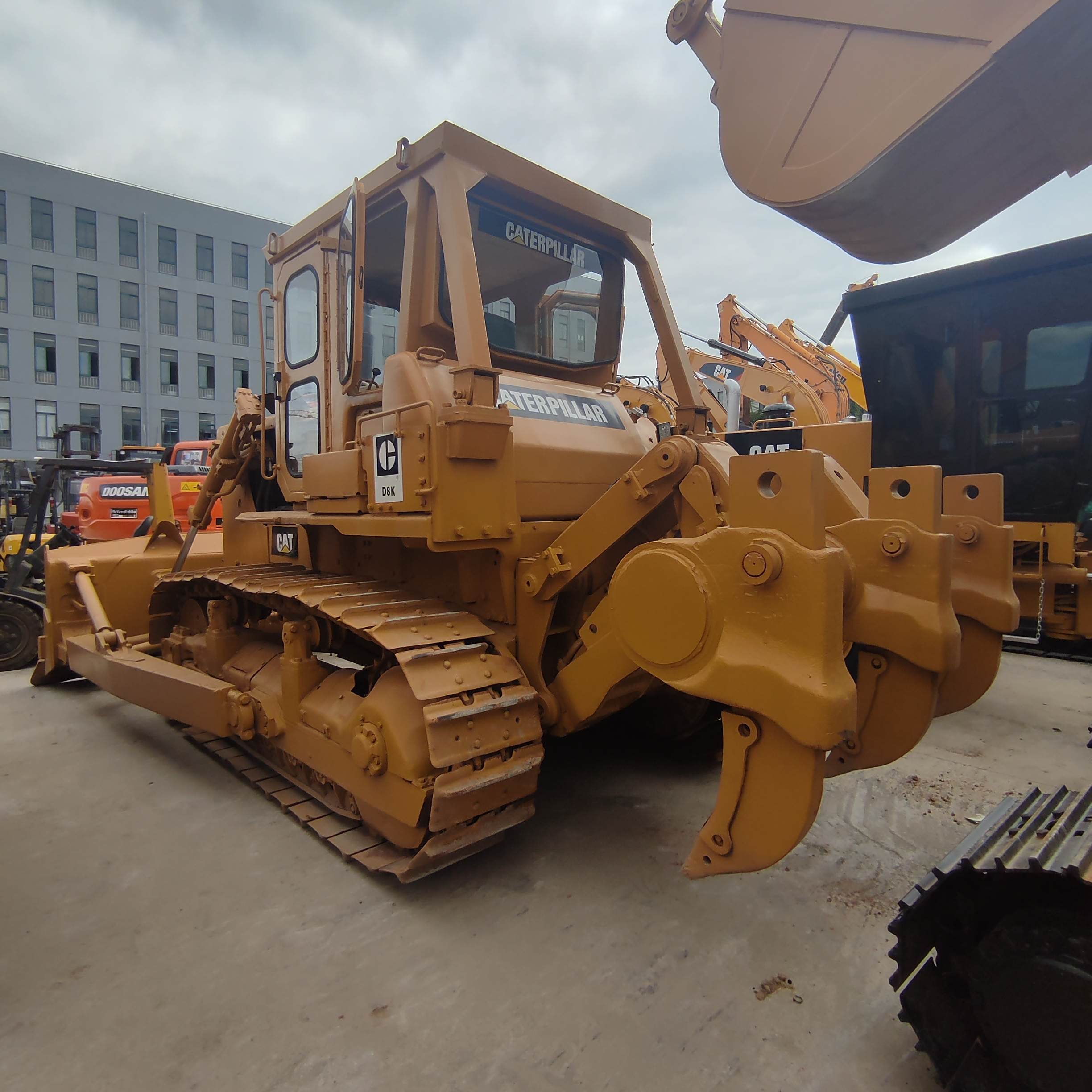 Cheap Price Used Caterpillar Cat D8K dozer D7H/D6D/D6H/D6R/D6G/D7G/D7R/D8K/D8R/D8N  Construction Machine