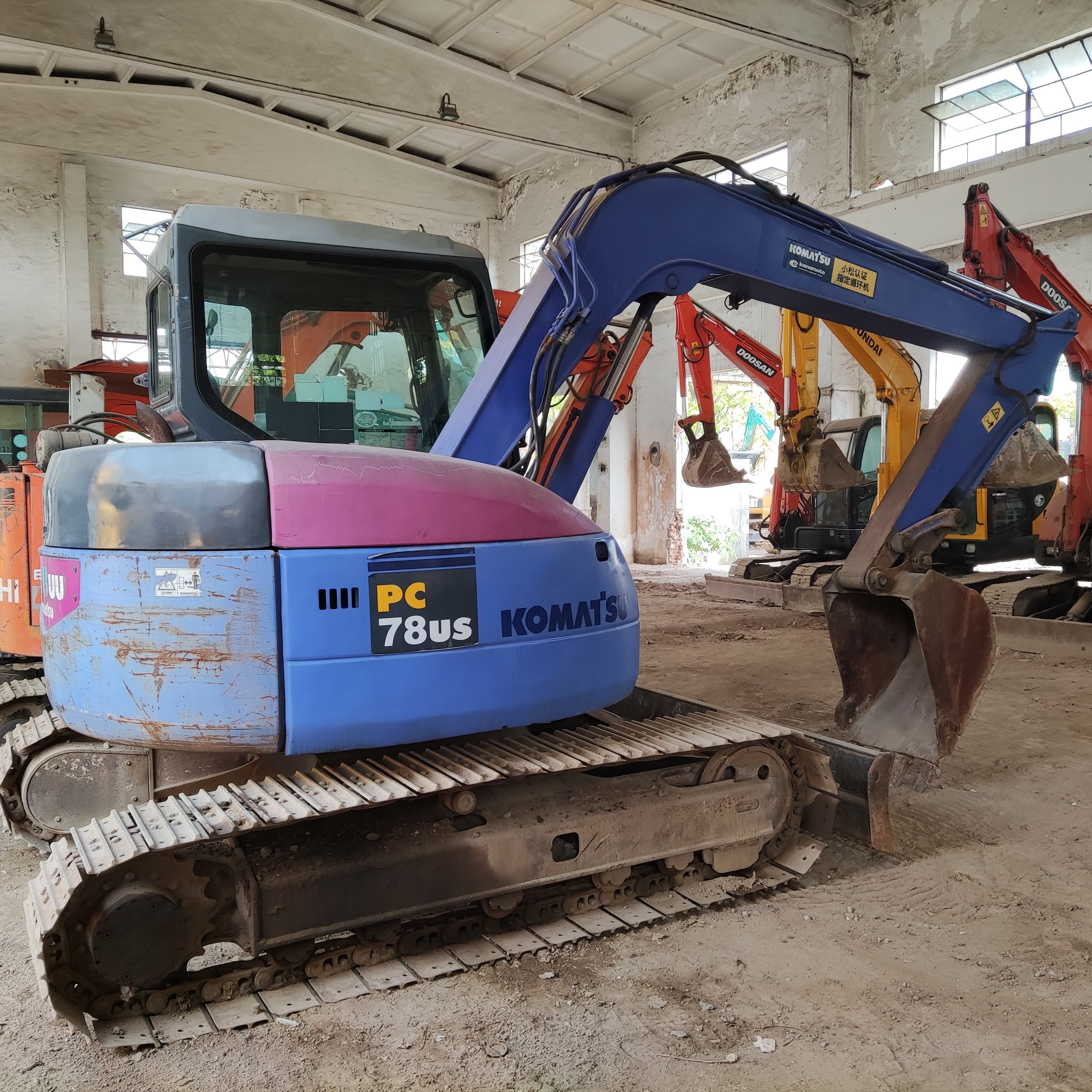 Used Appearance Purple pc78us-6 digger Unique original Japan Used Komatsu pc78us excavator pc55mr pc60 pc70 pc120 for sell