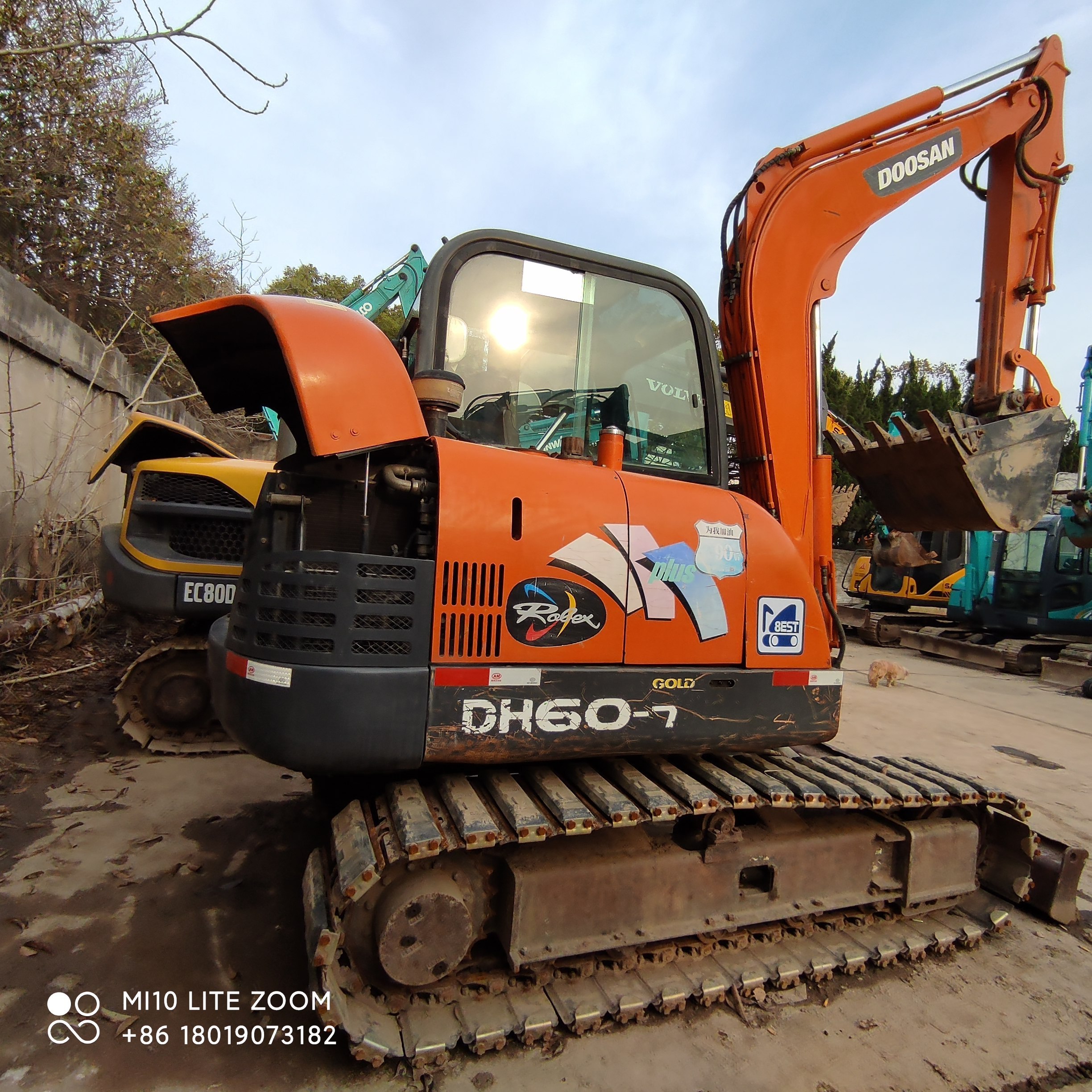 The new style  Secondhand  6 TON Construction Equipment Used doosan excavator  dh60-7  cheap price mini excavator with dozer