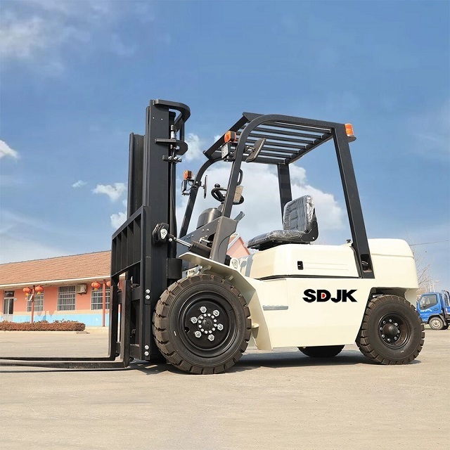 TDER Hot sale 4WD 4x4 All Rough Terrain Forklift 2.5 3 3.5 4 5 6 7 Ton Forklift Off Road forklift with cab