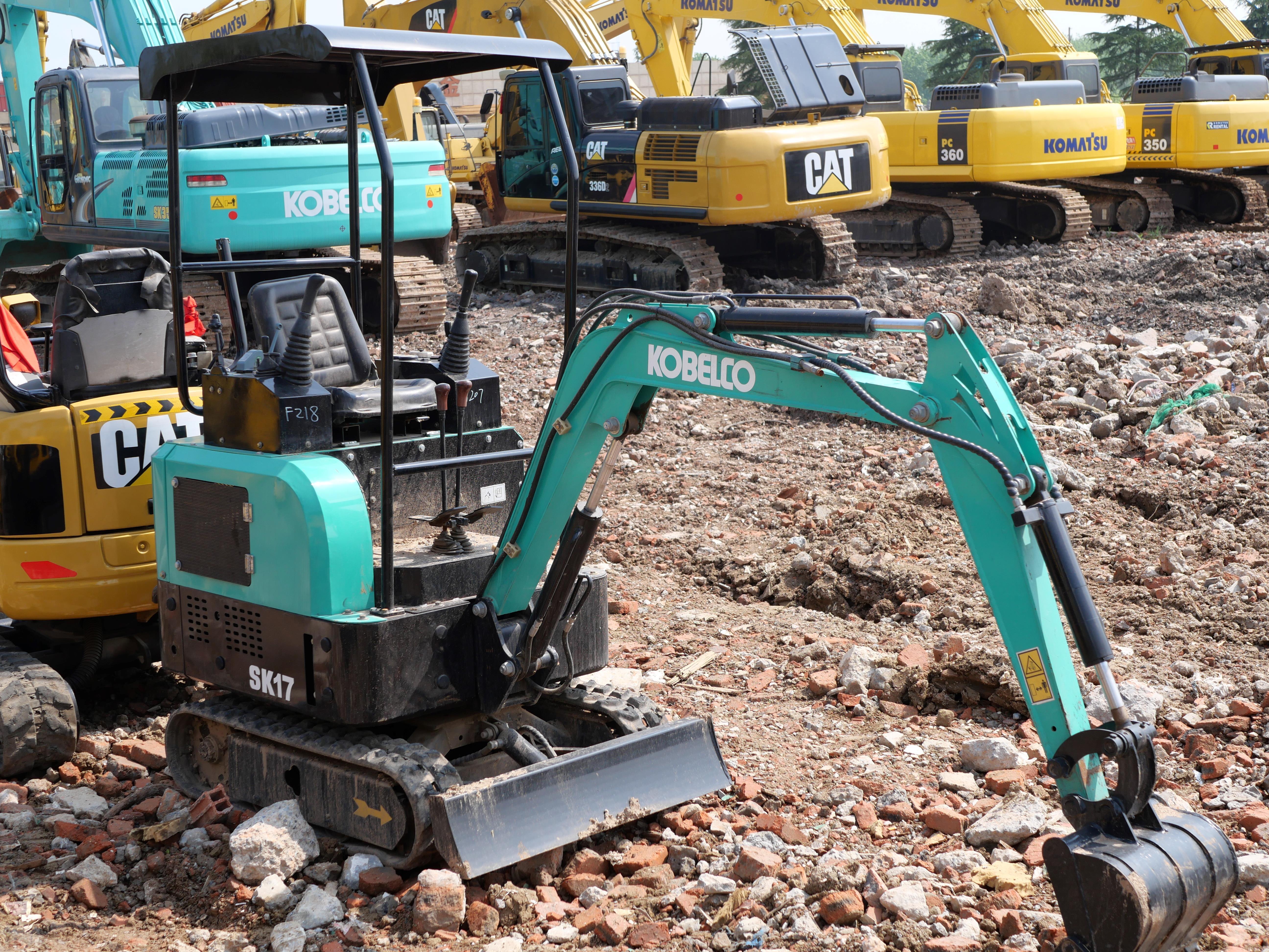 Used Kobelco sk17 mini excavator with mini shovel 1.7 ton second hand kobelco 17 Small Hydraulic Digger for sale