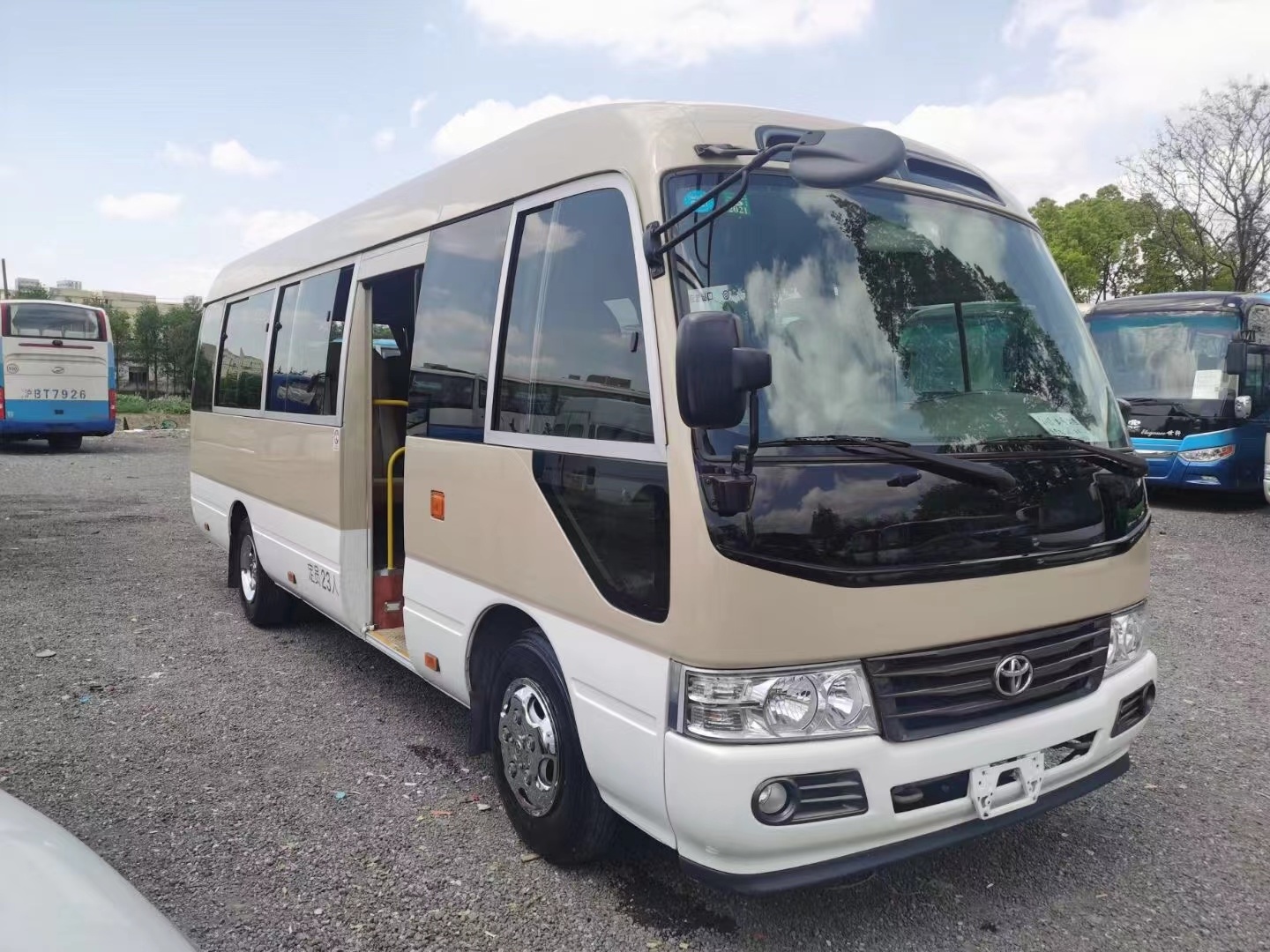 China made Toyota Coaster SCT6705GRB53LB Bus Coach