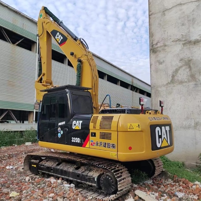 Used Japan surplus excavadoras CAT 320 320C 320B 320D2 320GC 320DL excavator good condition and original design used excavator