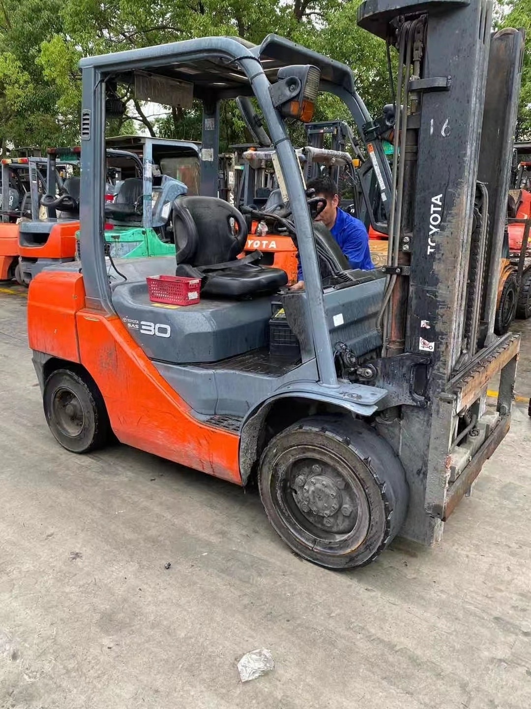 Used forklifts toyota 3 ton diesel used warehouse forklift shanghai yard  used forklift diesel 3tons on sale