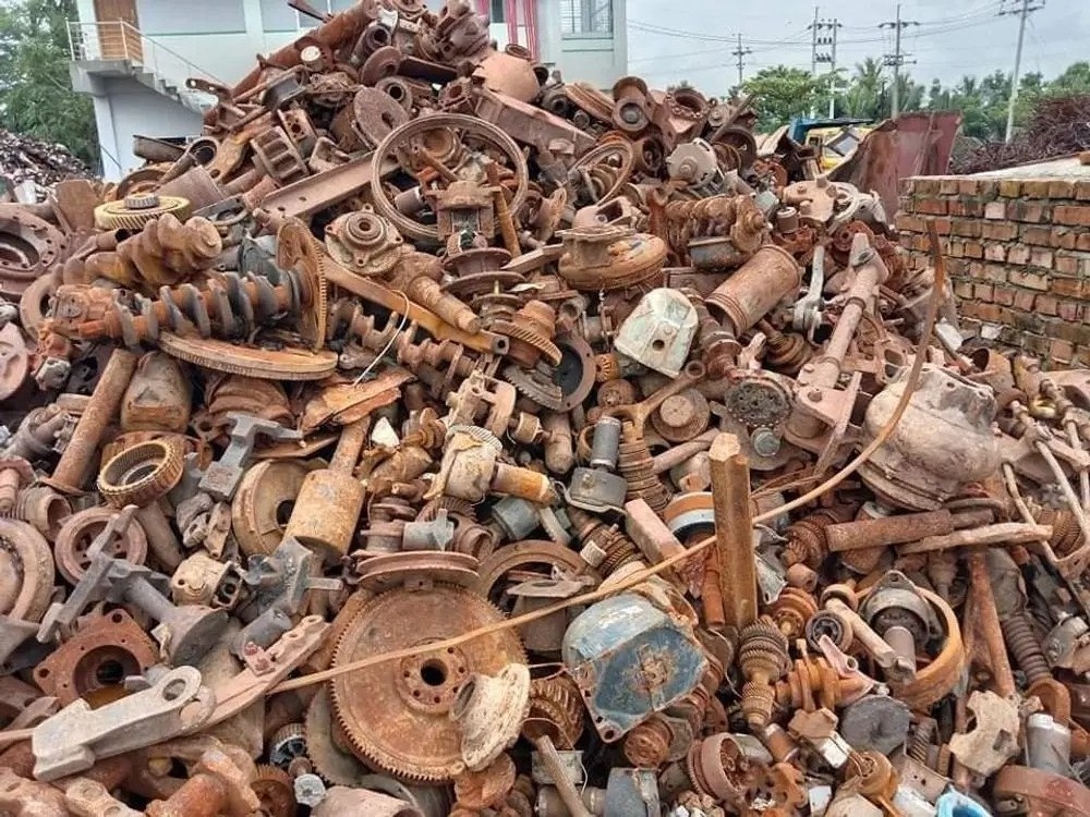 HMS 1 HMS 2 METAL SCRAP USED RAILS CAST IRON Scrap Copper Wire scarp  Aluminum Used Beverage Cans Scrap