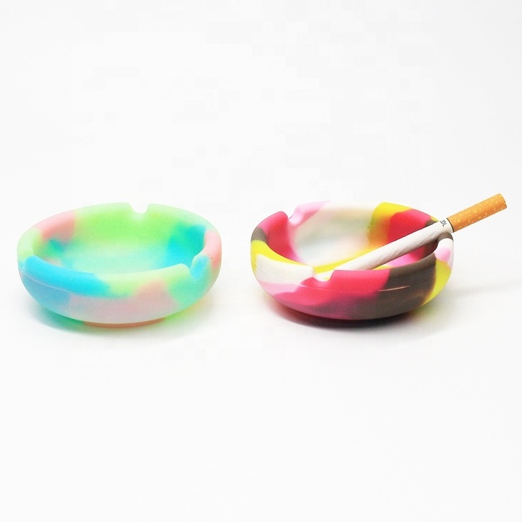 UKETA customized logo and color durable bowl shape heat resistant soft pocket luminous silicone ashtray