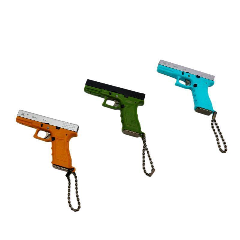 Wholesale Customized Half Alloy Key Chain 3d Glock Toy Keychain Pistol Weapons Toy Gun 1911 Mini Squirt Guns