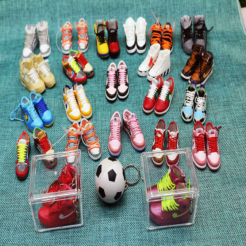 Custom design 3d Rubber Men Soccer Sneakers key chain Mini Shoes Keychains pendant for Box And Bag