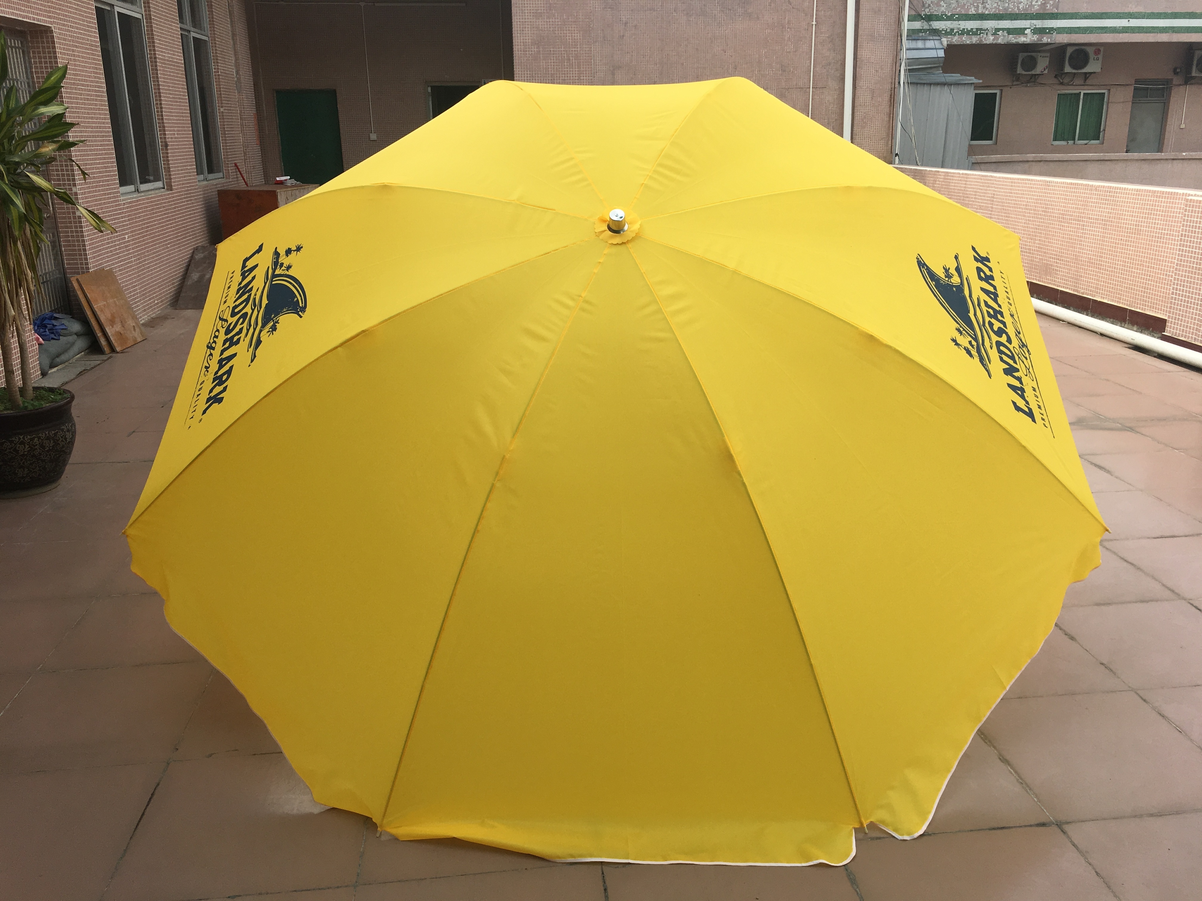 Hot Selling manual open and close 2.88 meter diameter big size Outdoor Beach Umbrella