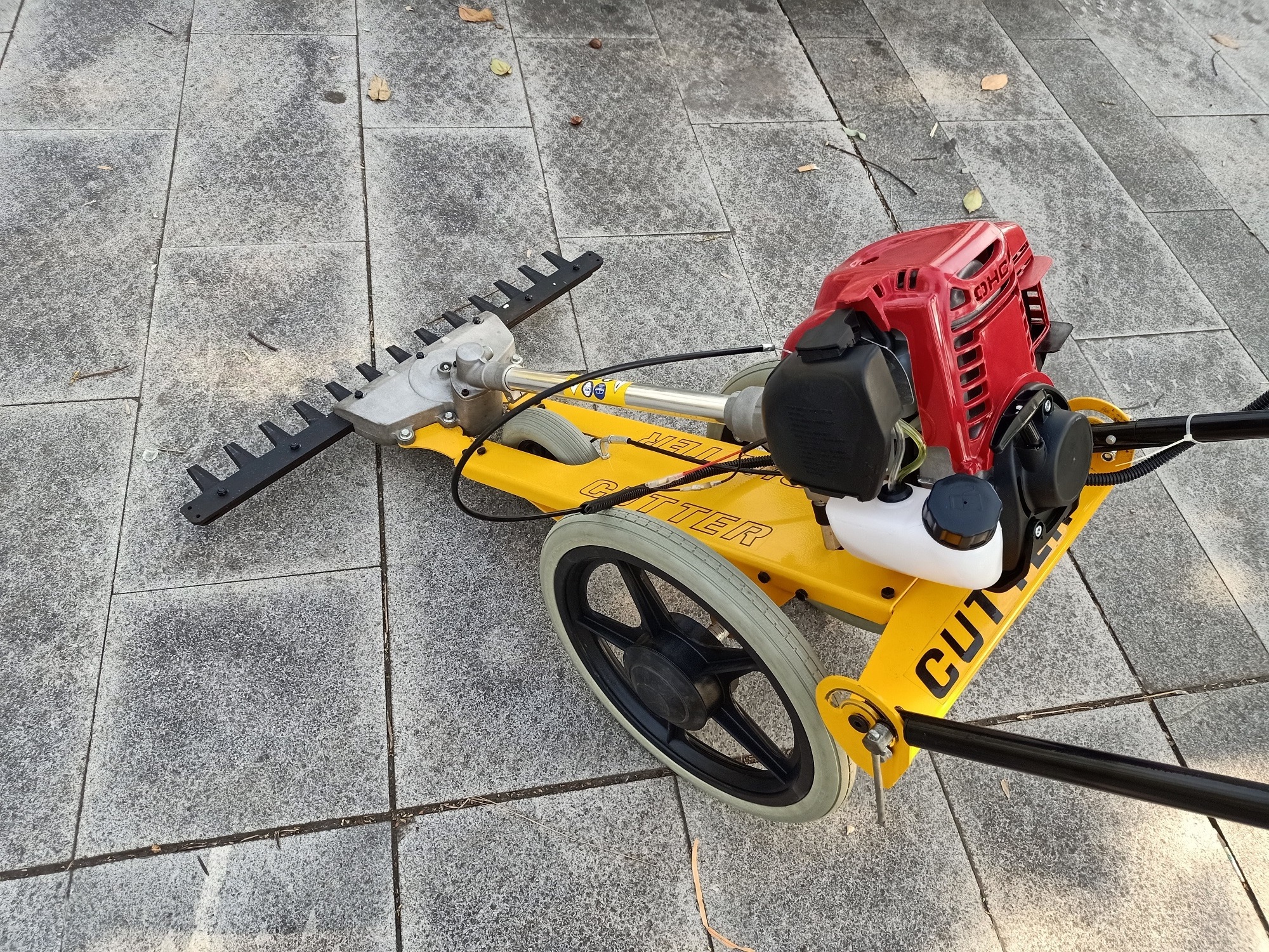 UM 4 Stroke Hand Push Gasoline Scythe Mower wholesale hand push garden 140F gasoline powered lawn mower for grass cutting