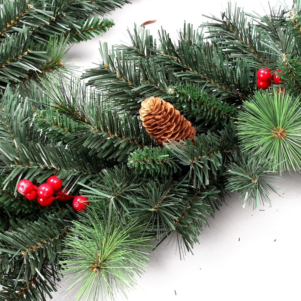 2021 High Quality Pine Needle PVC Artificial Pre Lit Christmas Garland with Mixed Pinecone Decorations