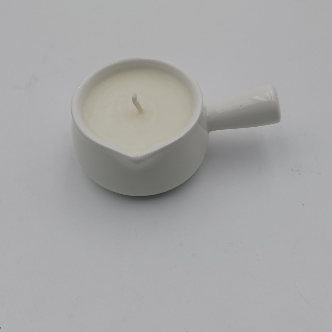 YML factory wholesale customized natural scented soy wax  candle low temperature massage candle home spa and skin care candle