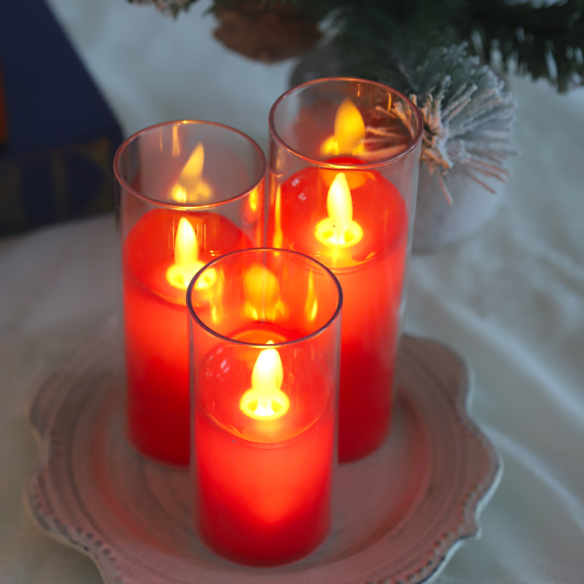 Battery powered flameless electronic candles Lighting Flickering pillar led candle in clear tall glass with moving flame