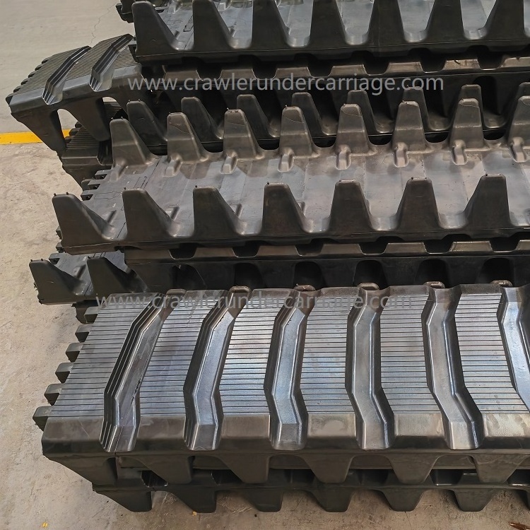 Over the tire skid steer rubber tracks for S220 S250 S300 825 843 853 863 873 943 953 skid steer loader