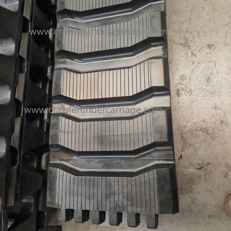 Over the tire skid steer rubber tracks for S220 S250 S300 825 843 853 863 873 943 953 skid steer loader