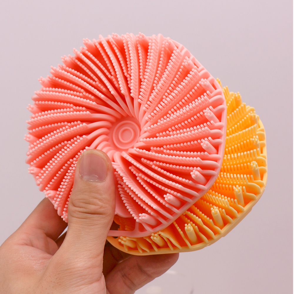 Hot Selling Eco-Friendly Girls Silicone Bathroom Suction Silicone Body Cleaner Bath Message Shower Wiper Clean Brush For Bath