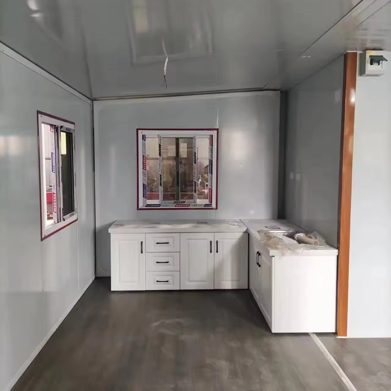 Fast Build Folding Expandable Double Wings Rooms Mobile Luxury  Villa prefab Container House with 2/3 bedrooms and bathroom