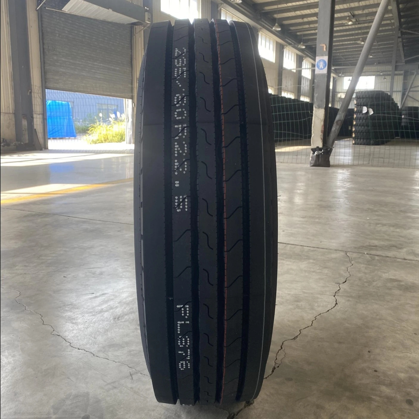 20 Inch Wear Resistance All Steel Radial Truck and Bus Tyre