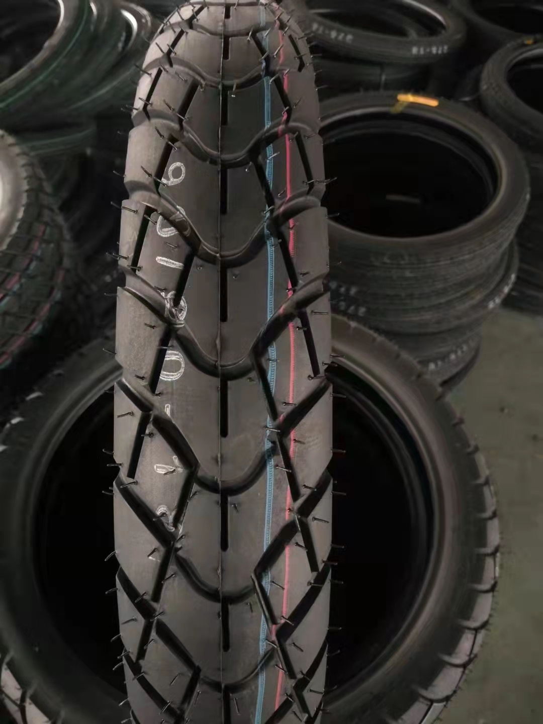 8pr 6pr 110/90-16 Tricycle Tubeless Wheel Motorcycle Tire Tyre with DOT /SGS/Soncap/CIQ/CE /IS