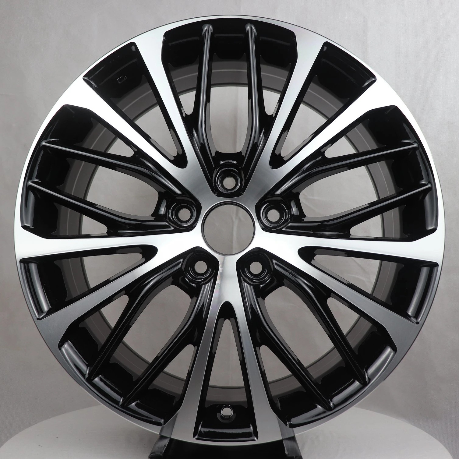 2020 Original Version 5 Hole Alloy Wheel Rim for Car