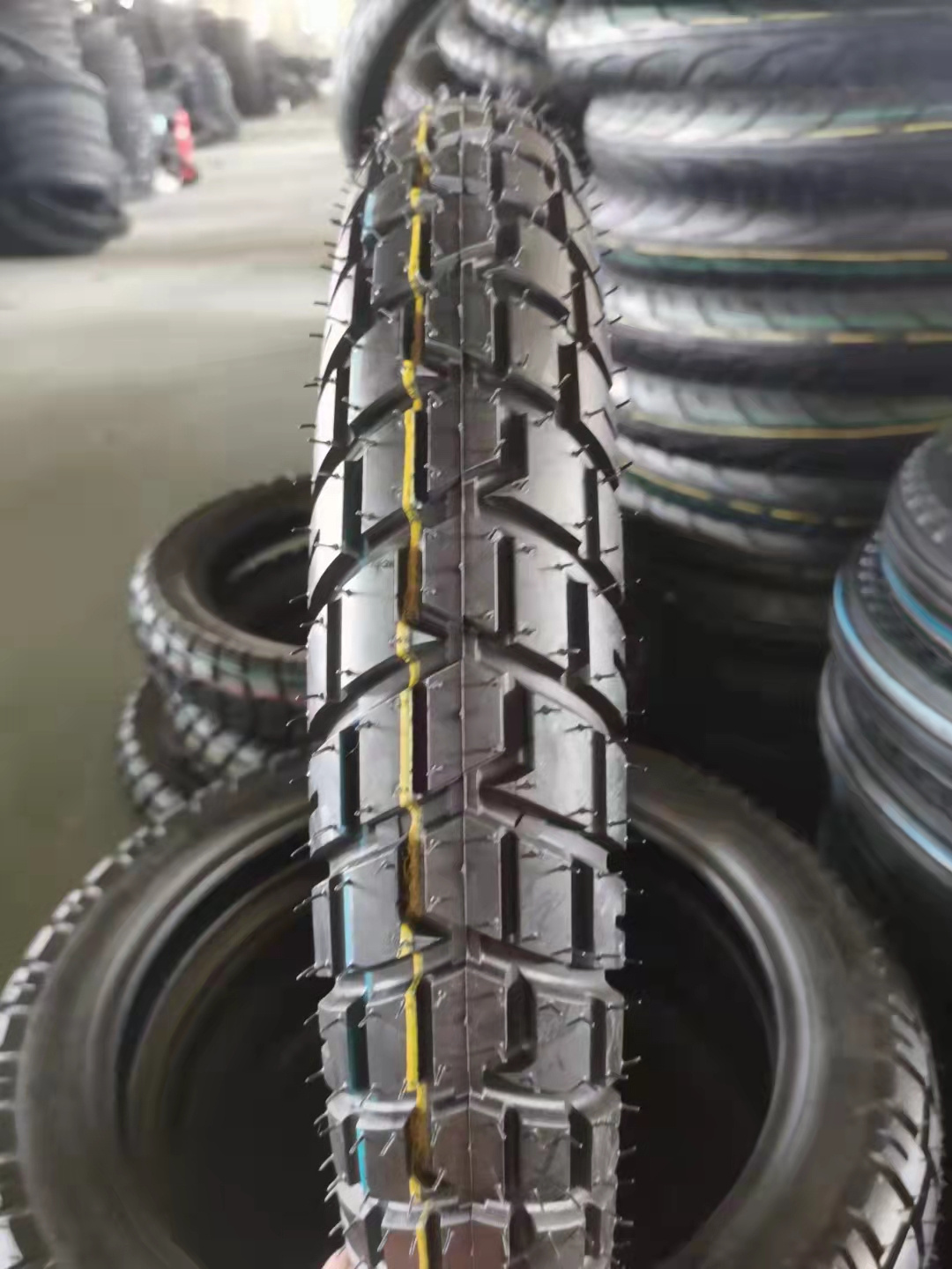 Good Quality Tubeless Wholesale 17 inch China Motorcycle Tires for sale