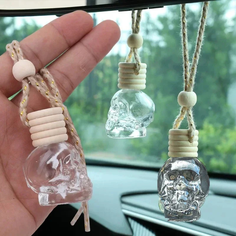 Aroma Diffuser 5ml 8ml Skull Shape fragrance bottle diffuser glass car air freshener hanging perfume bottle with wooden