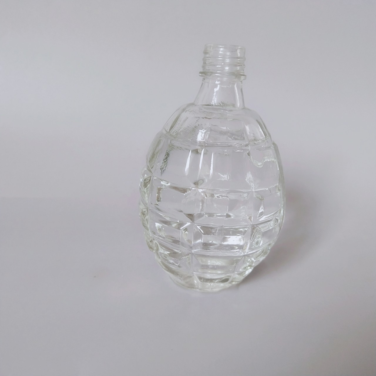 wholesale 250ml Packaging Unique Grenades Shaped Fruit Juice Glass wine Bottle