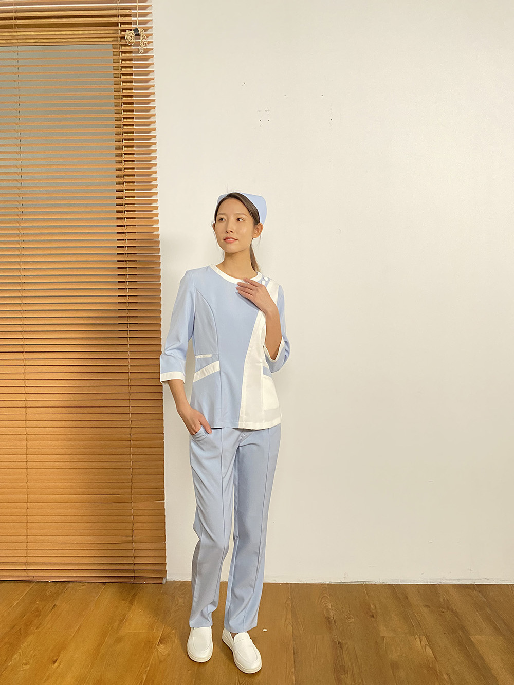 Hospital Apparel Clothes Scrubs for Women Set Modern Round-Neck Top And Pants Nursing Uniform Solid  Workwear