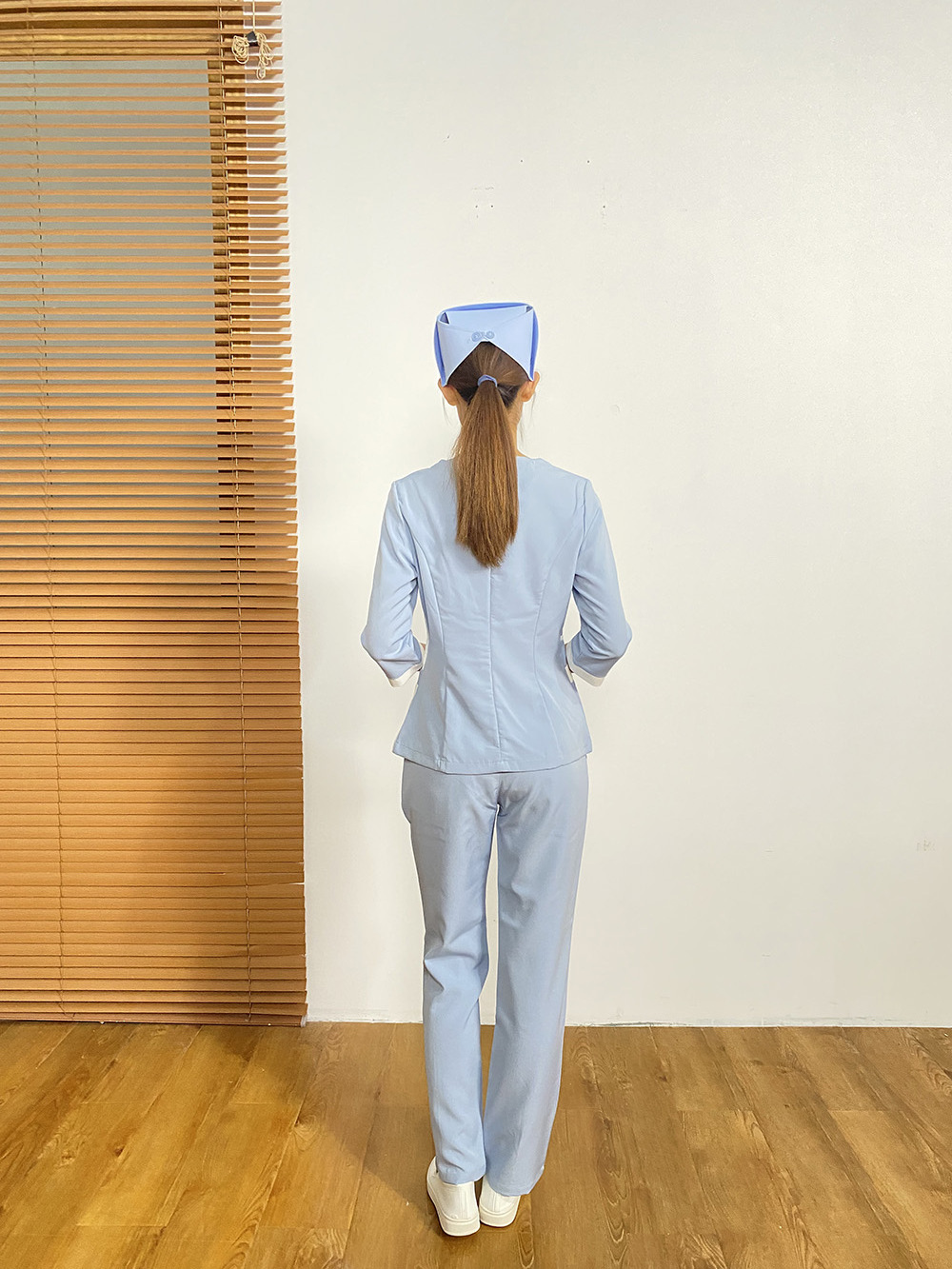 Hospital Apparel Clothes Scrubs for Women Set Modern Round-Neck Top And Pants Nursing Uniform Solid  Workwear