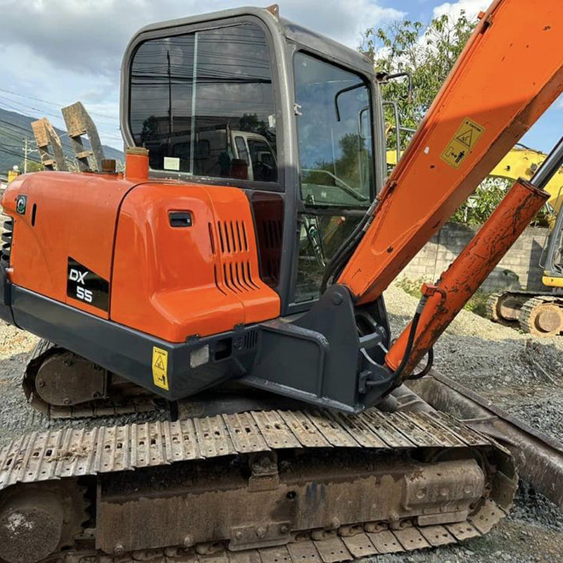 low price Doosan DX55 used small Excavator in stock for sale