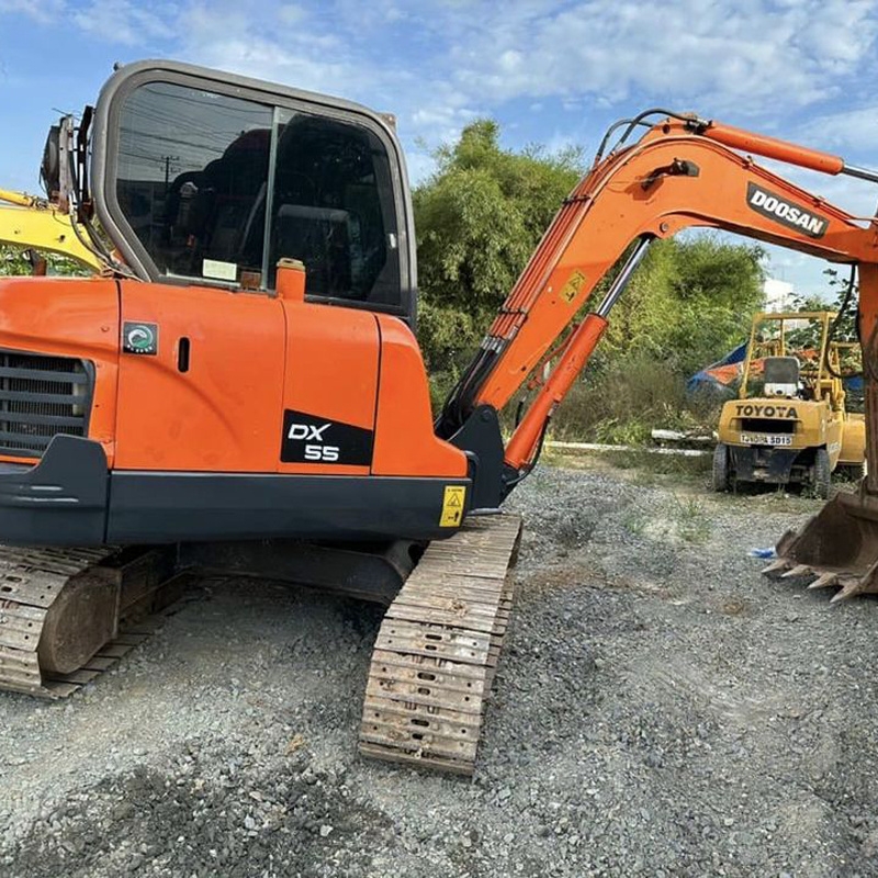 low price Doosan DX55 used small Excavator in stock for sale