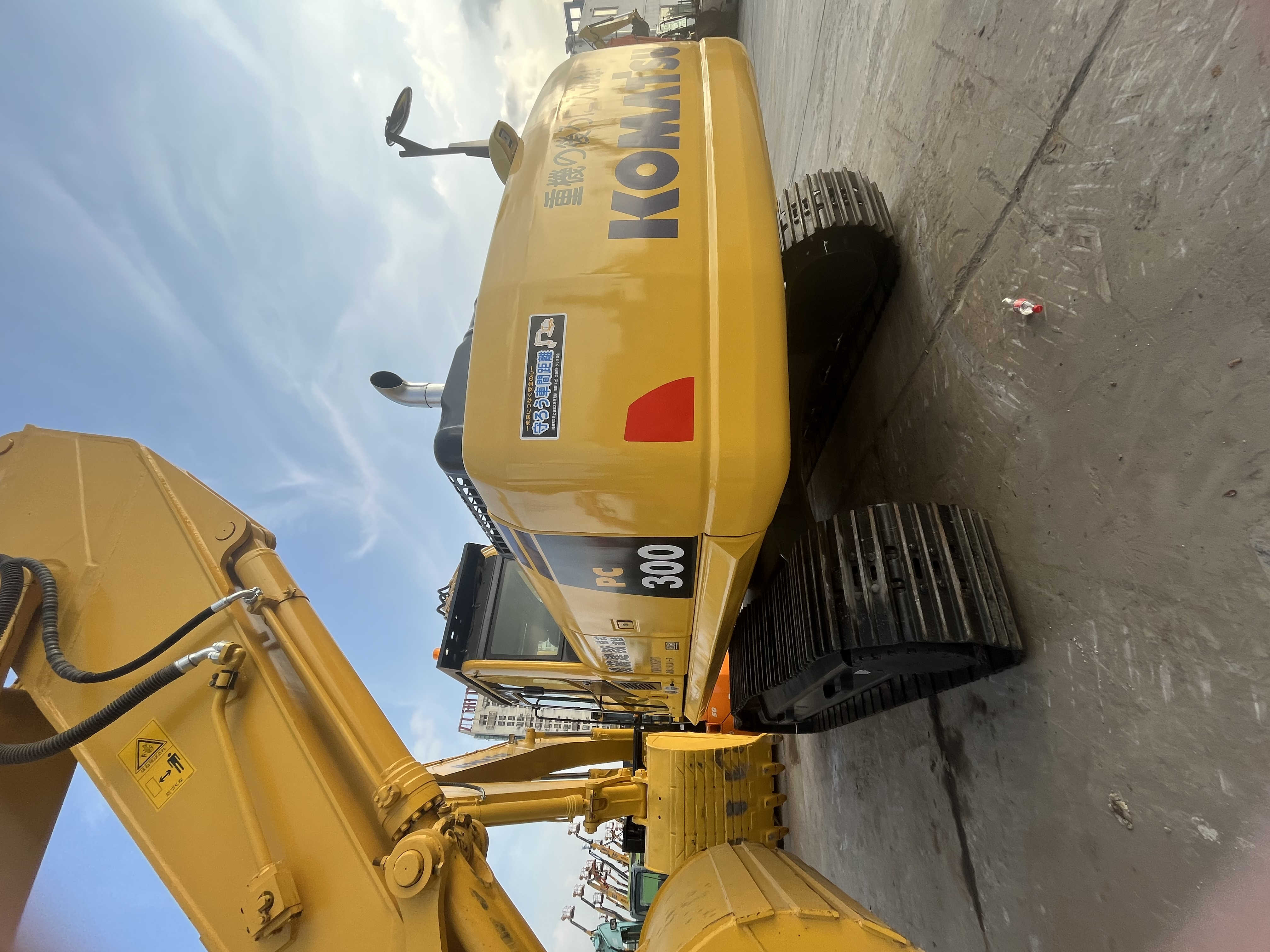 excavator komatsu pc300 pc300-7 pc300-8 komatsu used excavator 30 ton for sale in nigeria uganda