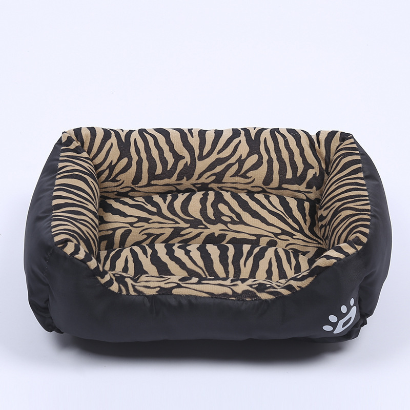 Wholesale Cat Nest Self Warming Dog Premium Bedding Waterproof Lamb Wool Pet Bed