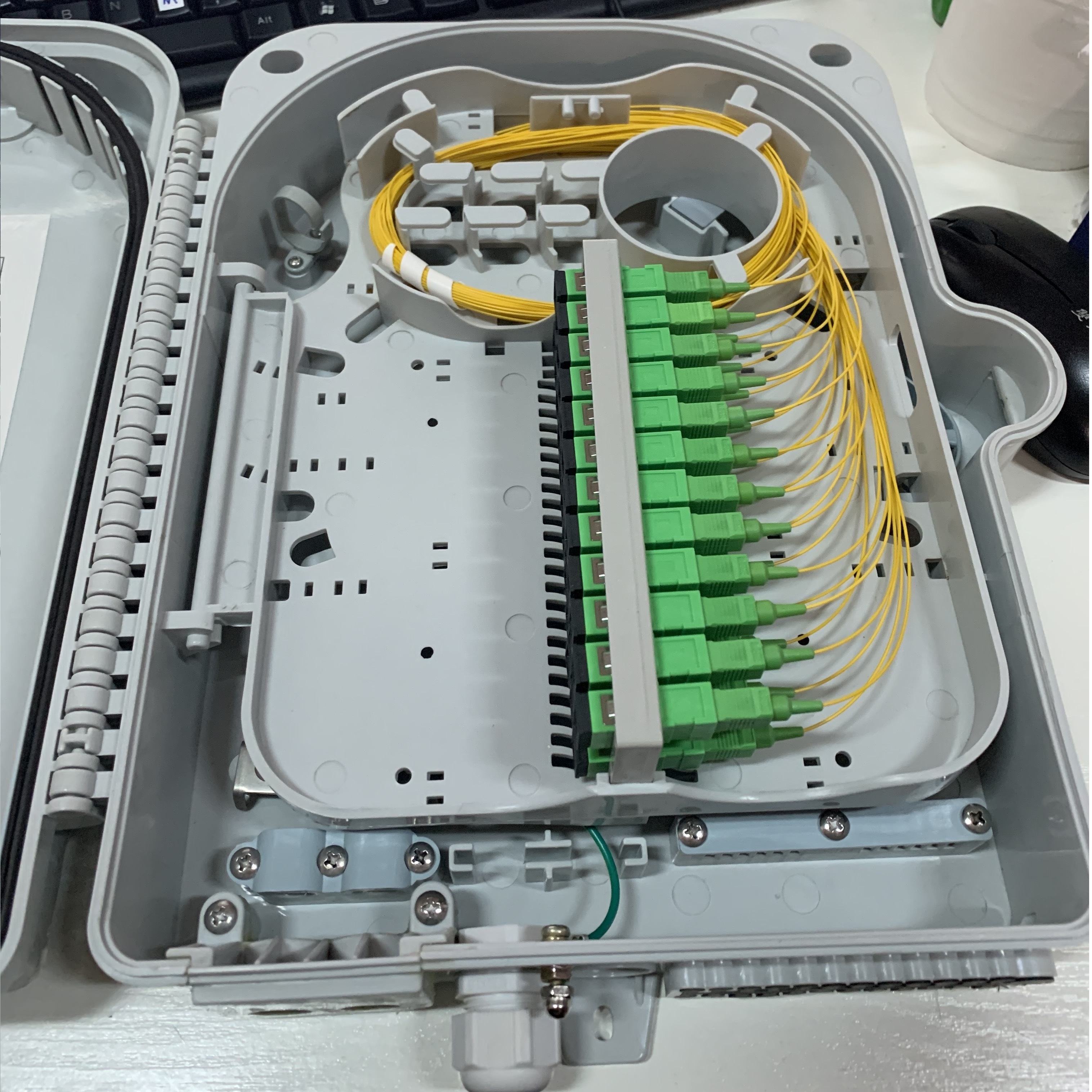 24 core fiber distribution box  Unionfiber OEM 24 ports fiber box optical distribution box aerial gray color