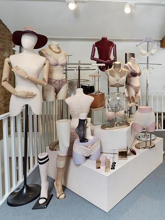 New wall mount underwear clothes display rack/stank/ kiosk for lingerie store display clothing shop fixture for sale