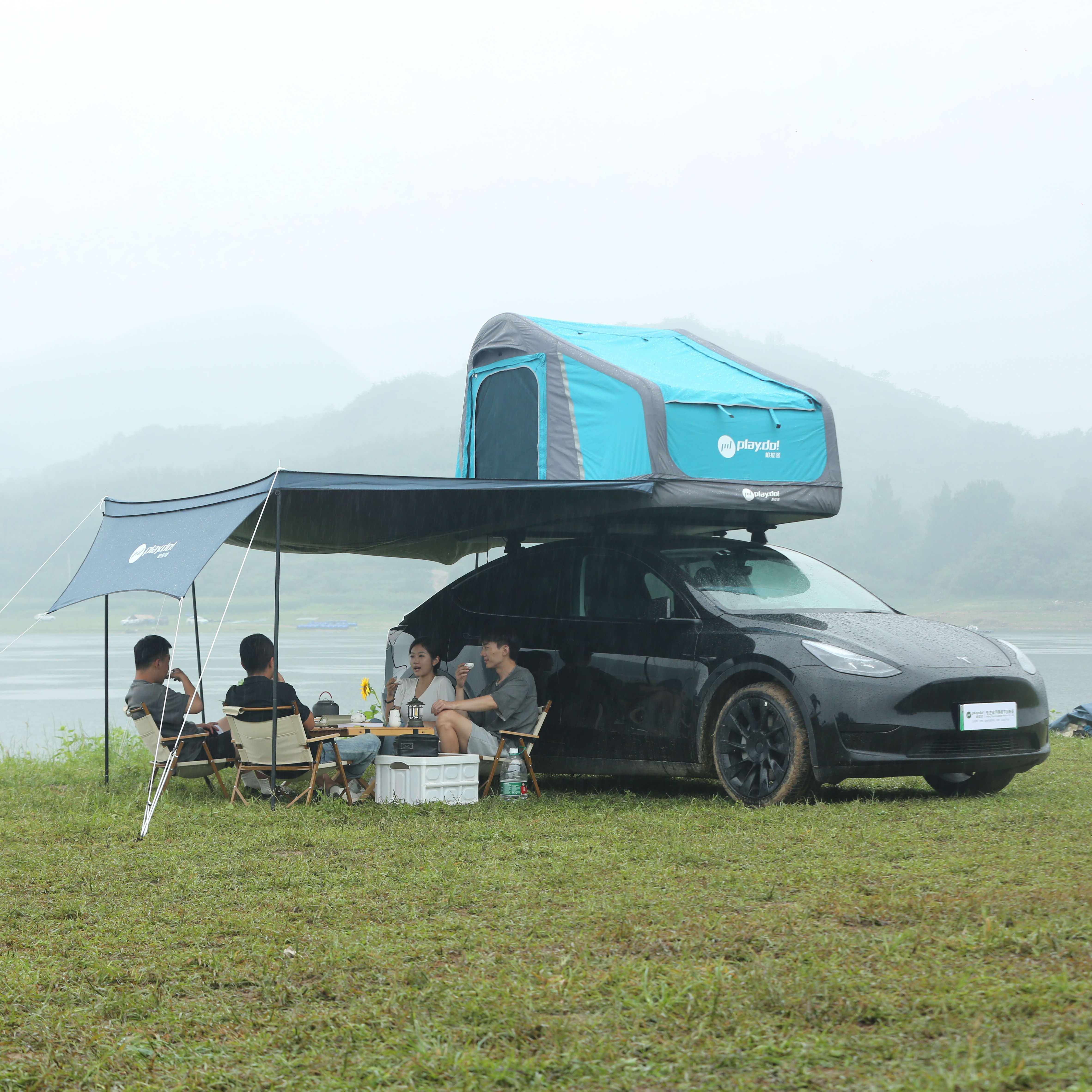 Unistrengh 2-3 Person Inflatable Soft Cover Roof Top Tent SUV Camping Rooftop Tent For Car