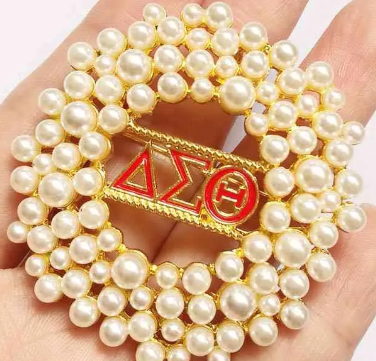 Hot sale Sorority Greek mythology Pin Rhinestone DELTA SIGMA THETA Greek Letters Ladies Fraternity anti-emptied Brooch