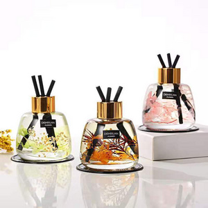 UO Christmas Gifts Room Oil Air Fragrance Mini Reed Diffuser Set Car Scented Diffusers with Sticks And Non-slip Mat