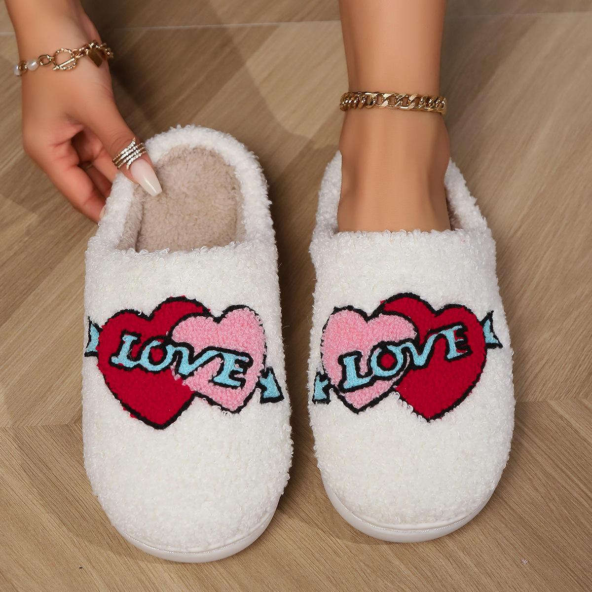 Wholesale Leopard Rose Heart Love Valentines Smile Face Ladies Winter Coddies Santa Slippers Furry Home House Indoor Slippers