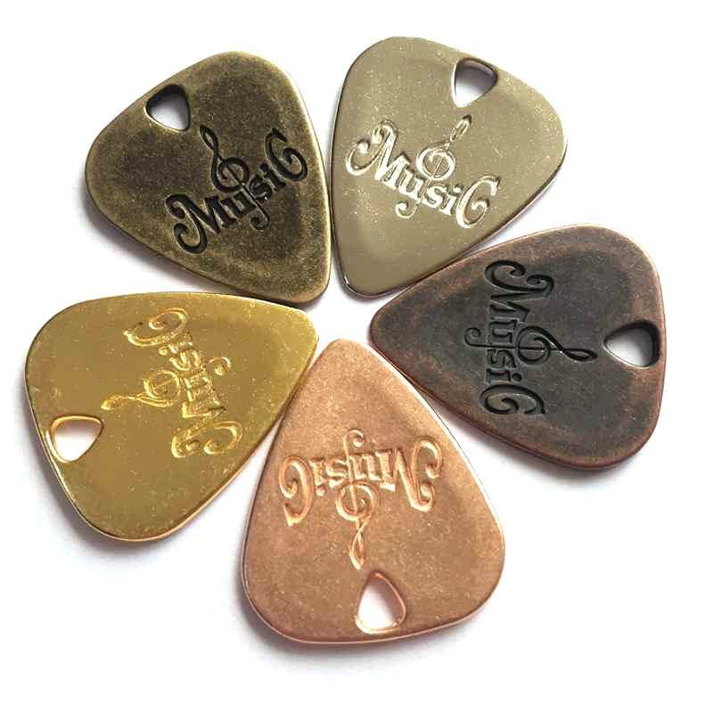 Custom Guitar Pick Necklace Stainless Steel Guitar Pendant Decoration Gift for Musicians and Music Lovers