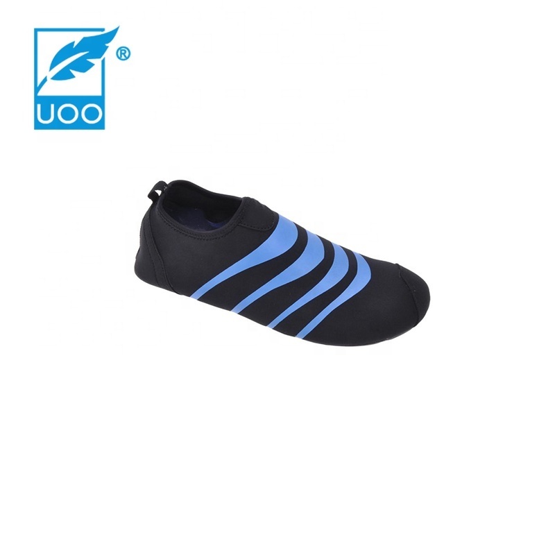 UOO Neoprene Lightweight Soft Water Sand Walking Shoes