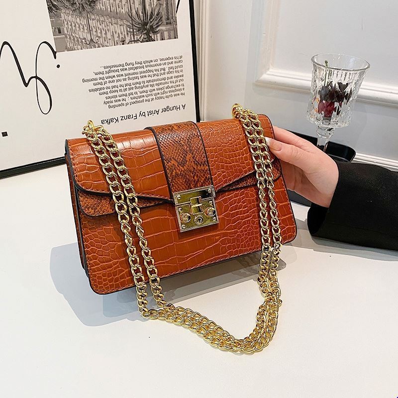 Design Hobos New Messenger Purses Ladies Fashion Girls Luxury Snake Skin Purses For Woman Crocodile Pattern Hand Bags 2024